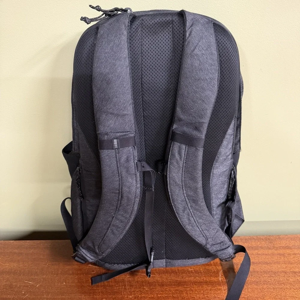 REI Co-op Signal 20 Pack Backpack Black 20L One Size Laptop Travel Aramid fiber